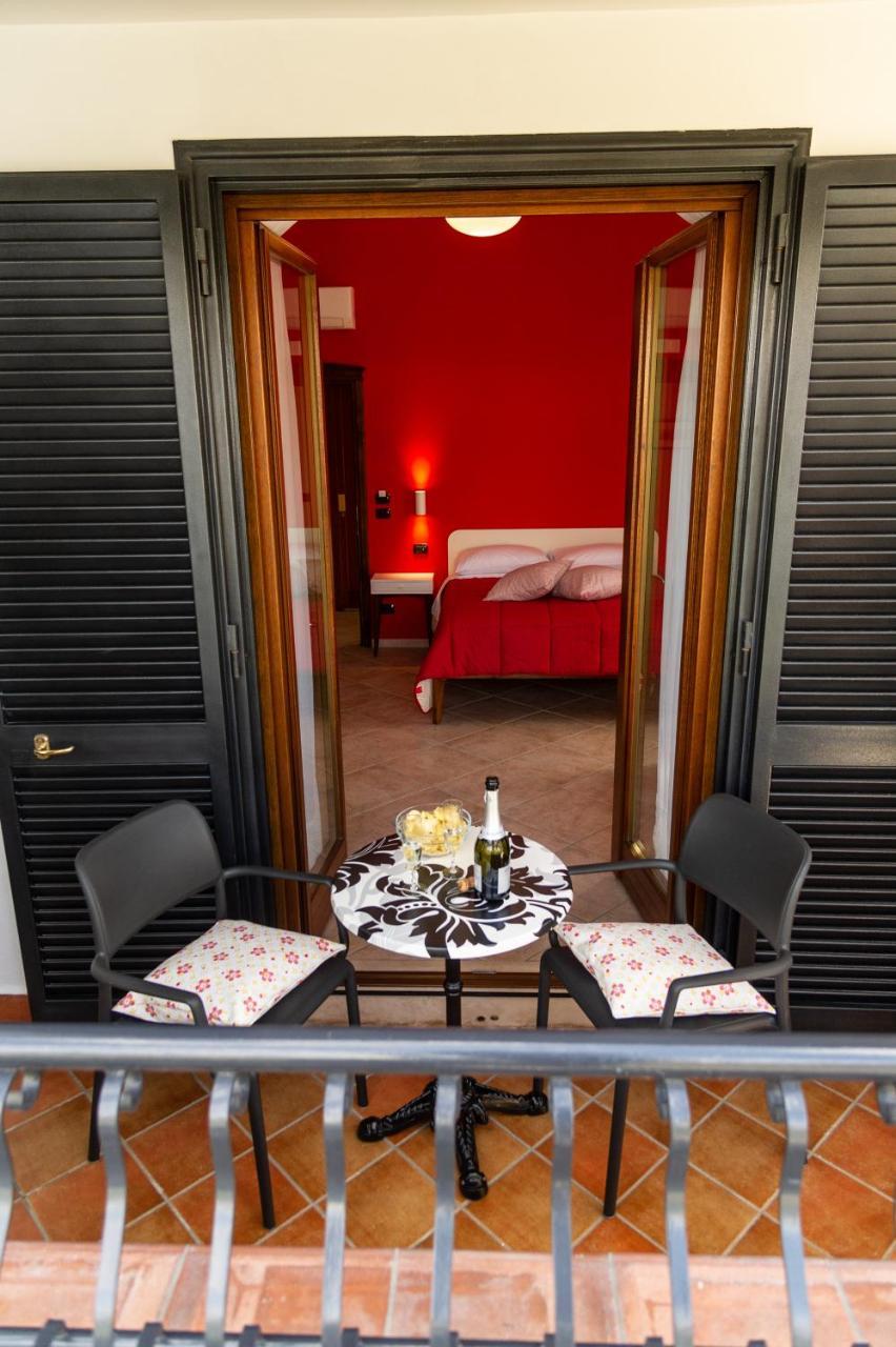 Ohana Bed And Breakfast Castellammare di Stabia Exterior foto