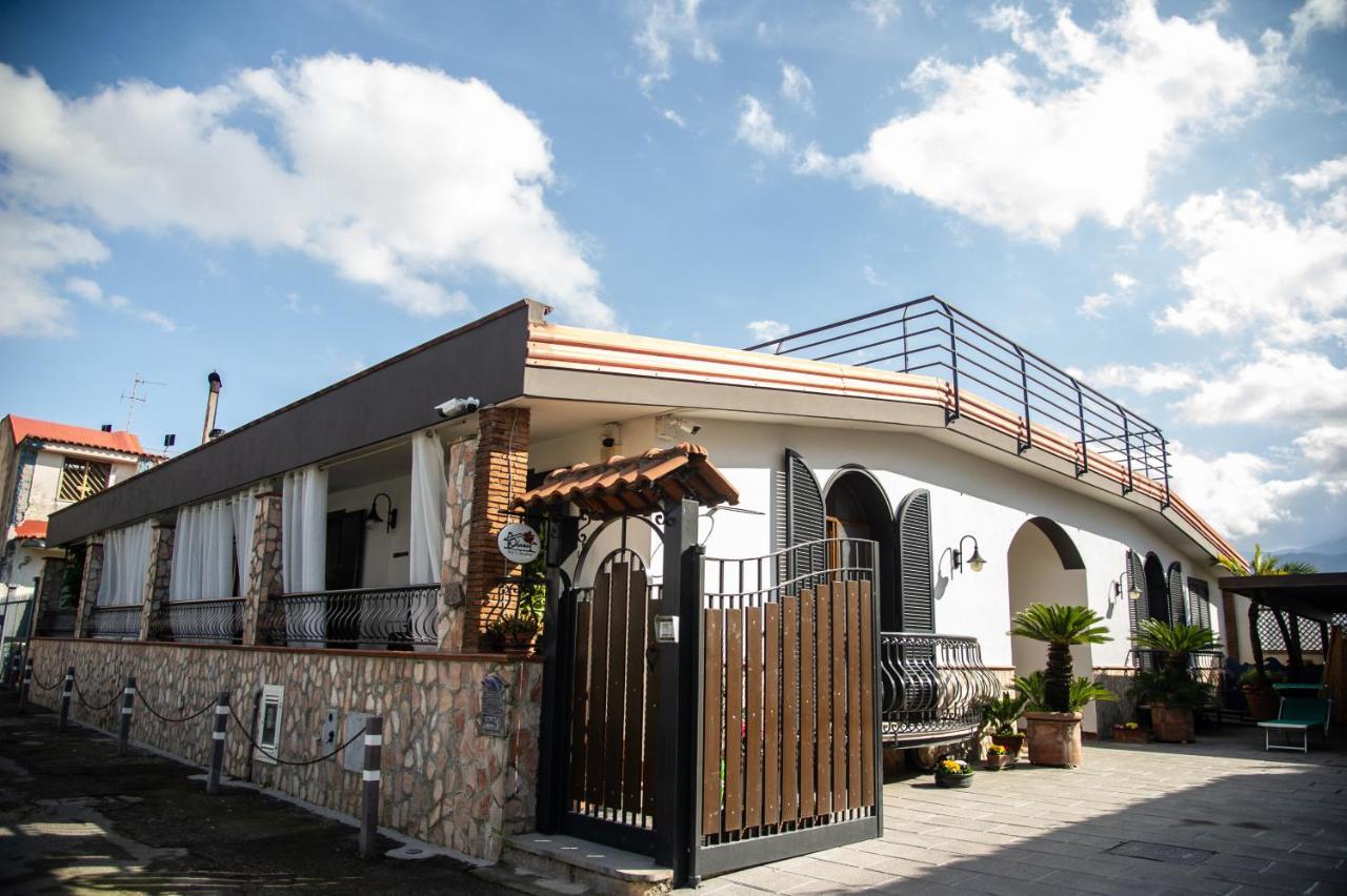 Ohana Bed And Breakfast Castellammare di Stabia Exterior foto